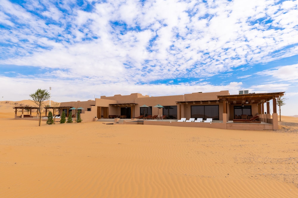 Bab Al Nojoum Bateen Liwa 6