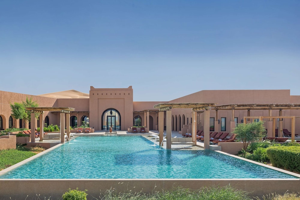 Bab Al Nojoum Bateen Liwa 1