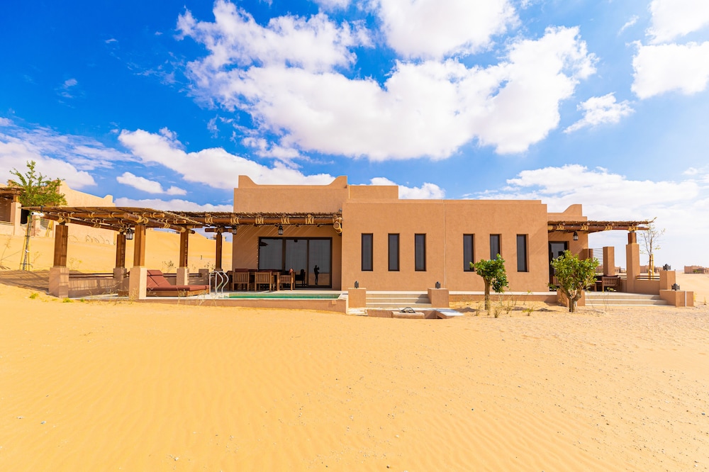 Bab Al Nojoum Bateen Liwa 5