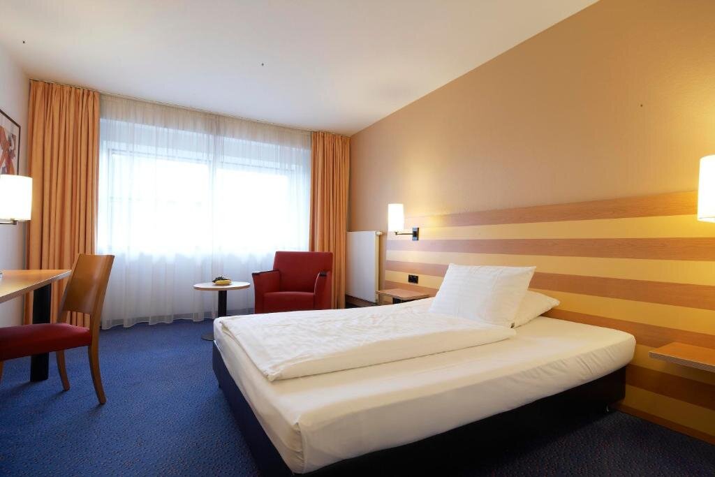 IntercityHotel Frankfurt Airport Terminal 3 8