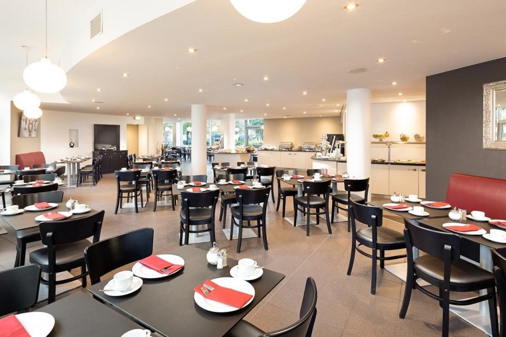 Victor's Residenz-Hotel Berlin Tegel 4