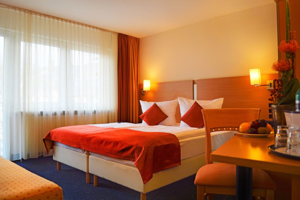 Hotel Plaza 2