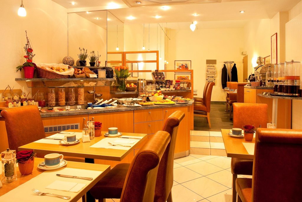 Hotel Plaza 12
