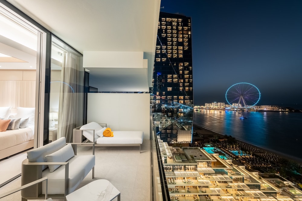 FIVE Luxe 9