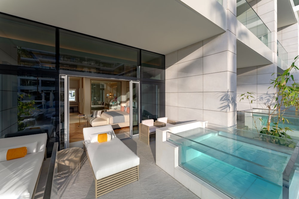 FIVE Luxe 3