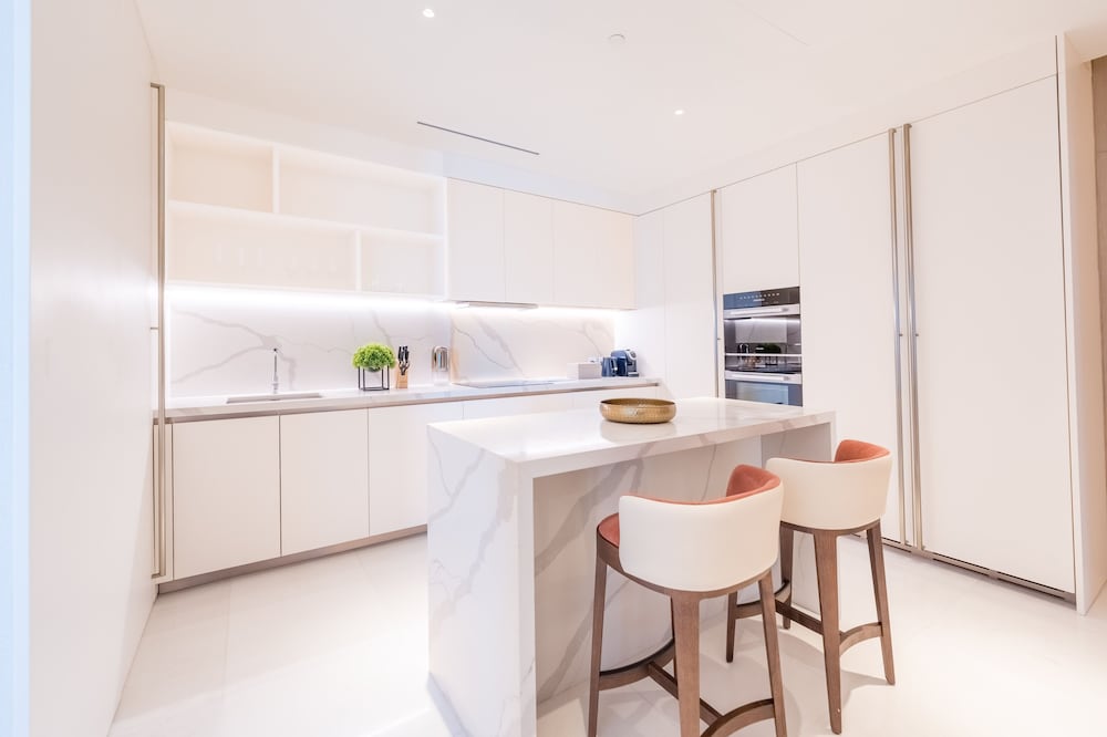 FIVE Luxe 24