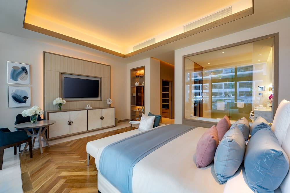FIVE Luxe 6
