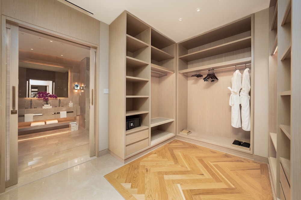 FIVE Luxe 17