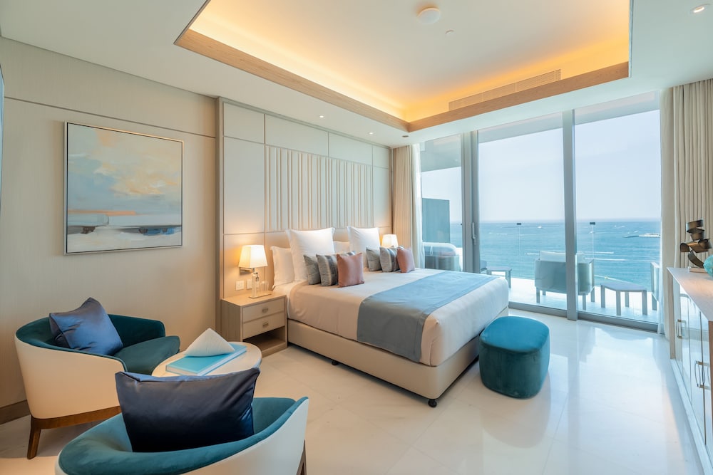FIVE Luxe 7