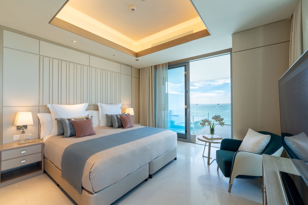 FIVE Luxe 19