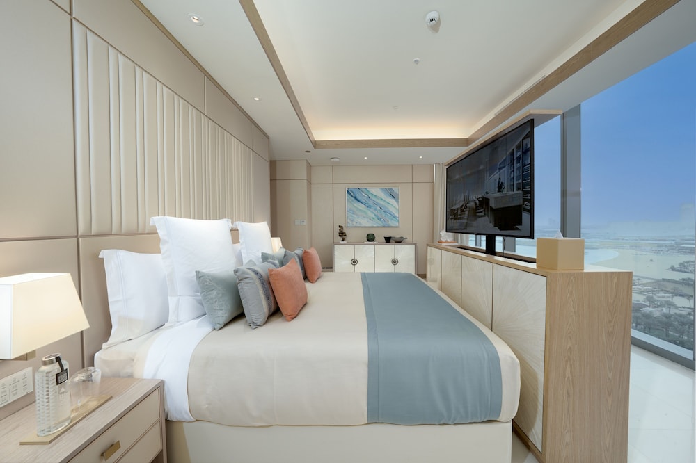 FIVE Luxe 8