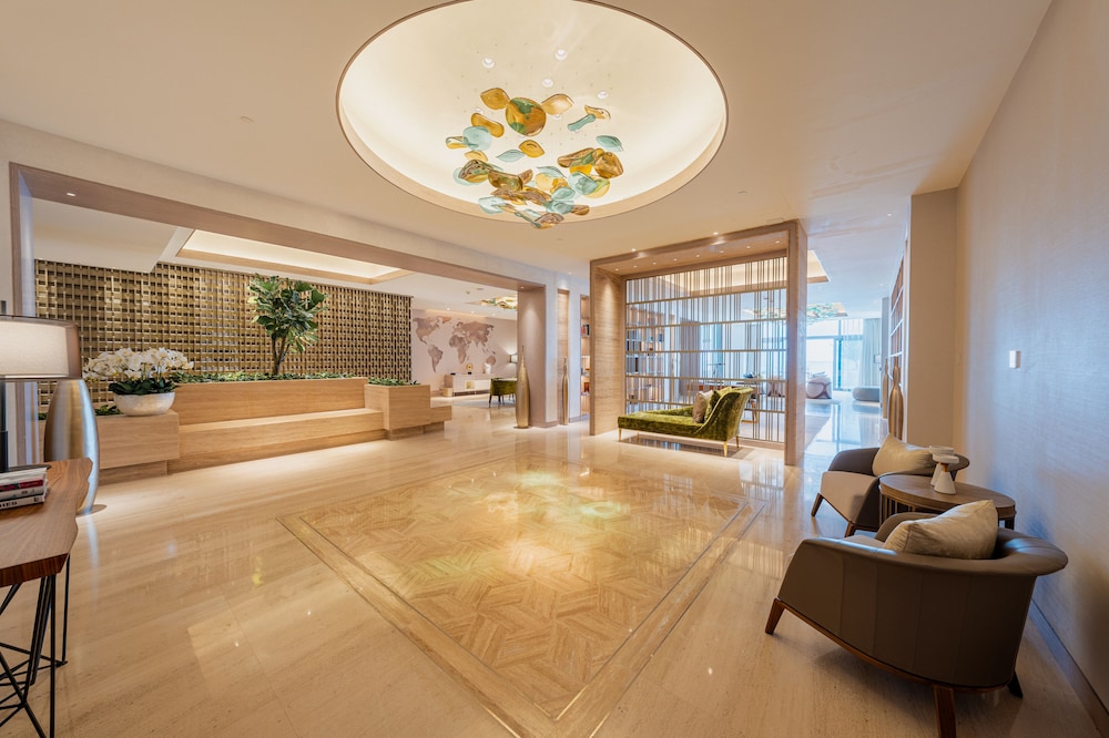 FIVE Luxe 2