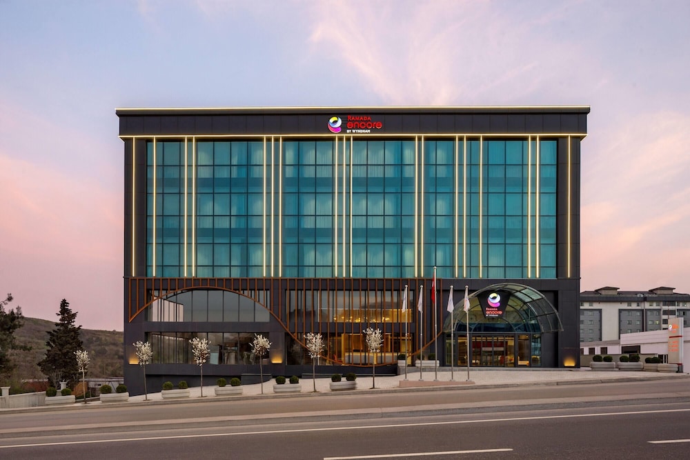 Ramada Encore by Wyndham Istanbul Arnavutkoy 1