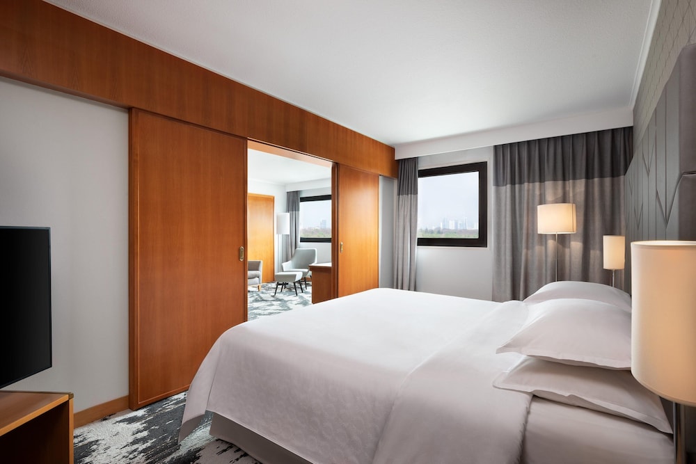 Sheraton Frankfurt Airport Hotel & Conference Center 11