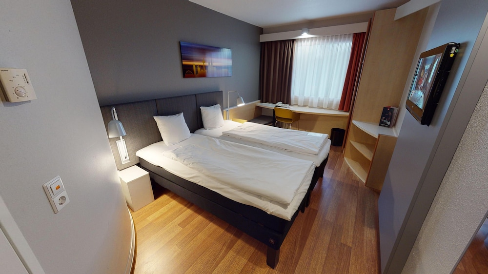 ibis Köln Airport Hotel 8