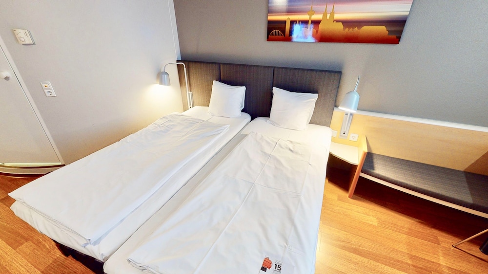 ibis Köln Airport Hotel 5