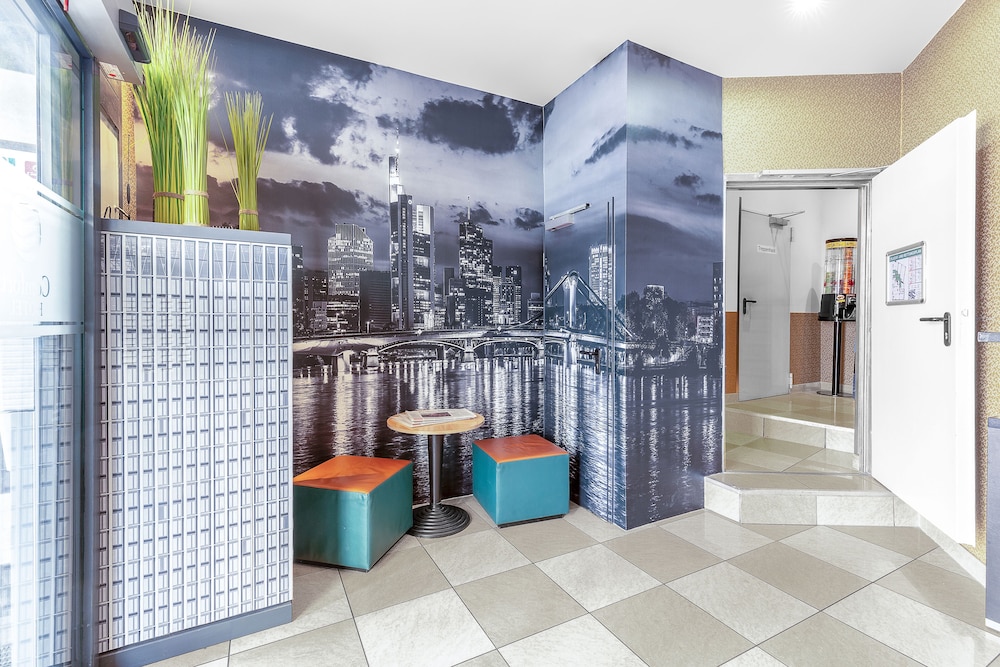 Comfort Hotel Frankfurt Central Station 5
