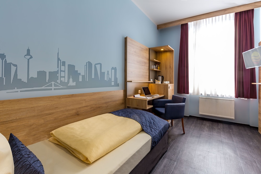 Comfort Hotel Frankfurt Central Station 13