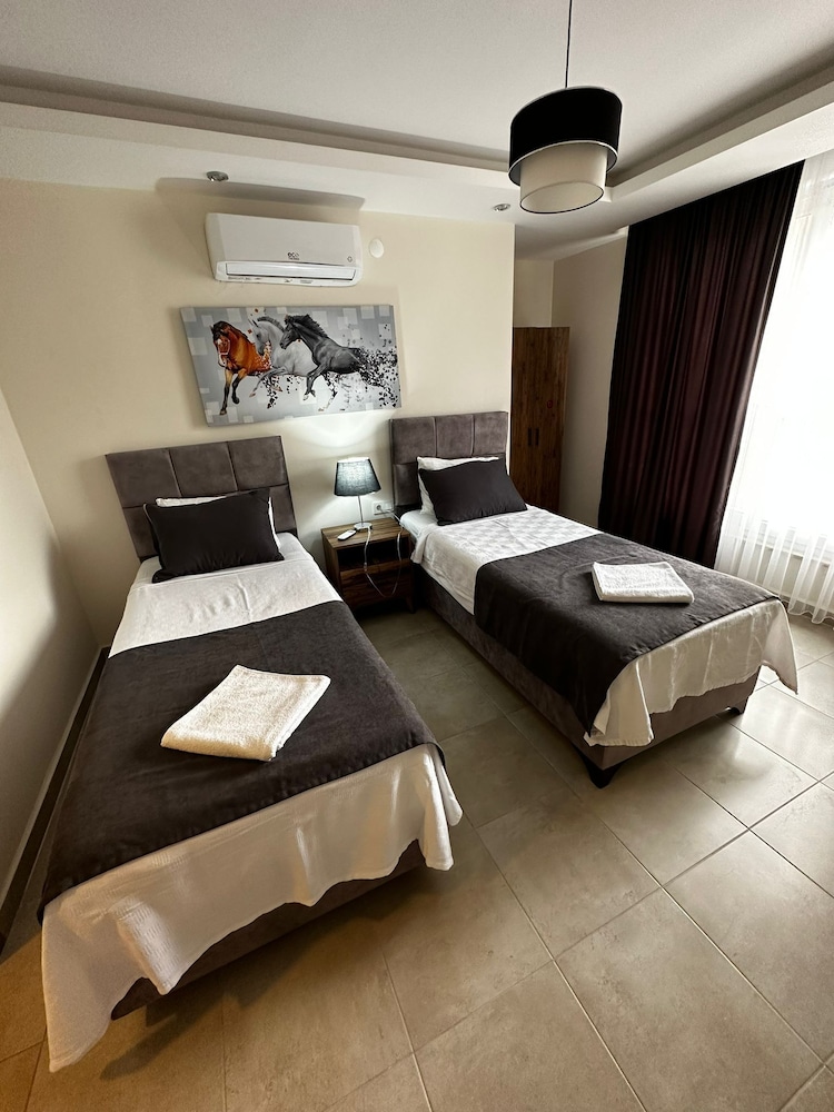 Almaris Resort Hotel 10