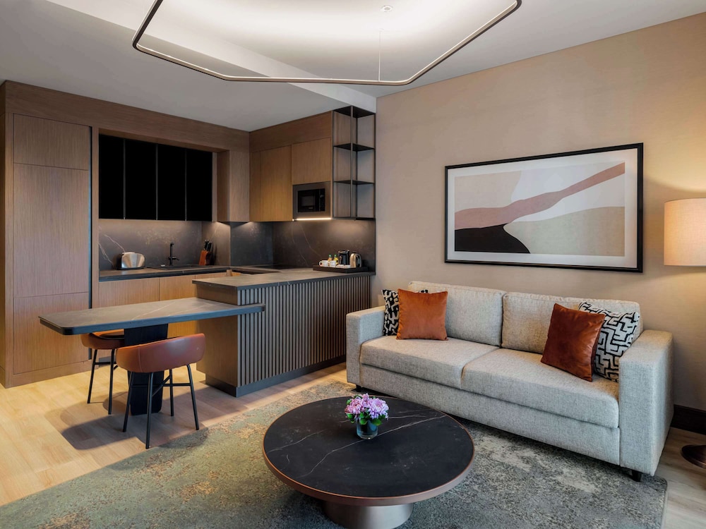 Mövenpick Living Istanbul Saklivadi 14