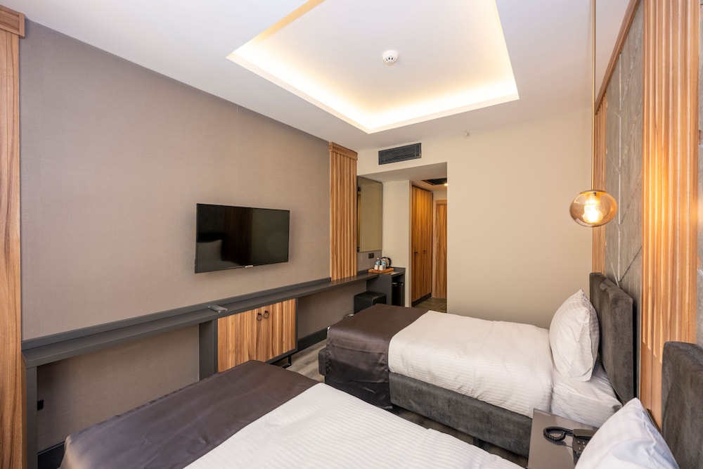 The Nirvanas Hotel 24