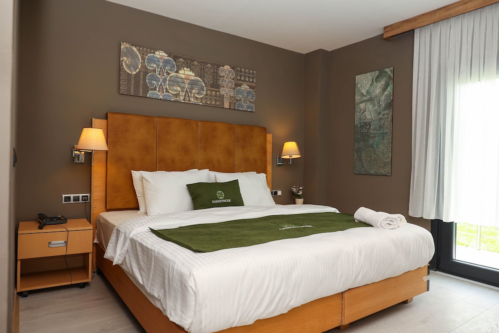Garden Mode Airport Hotel 12