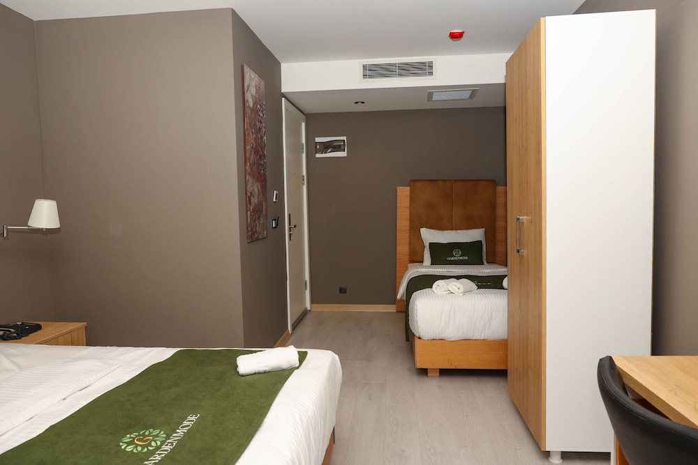 Garden Mode Airport Hotel 24