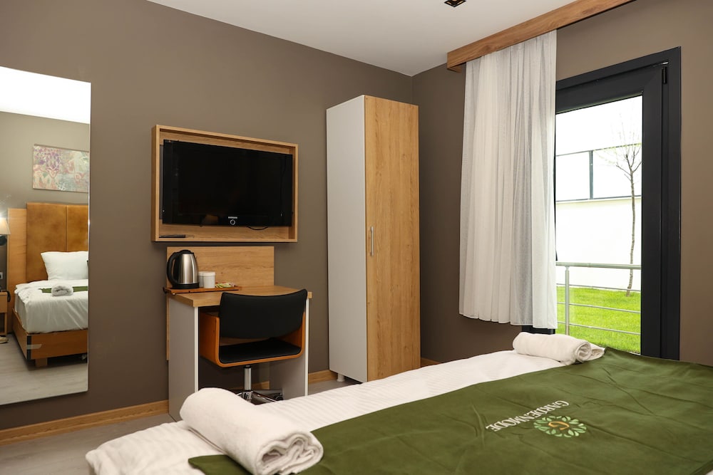 Garden Mode Airport Hotel 15