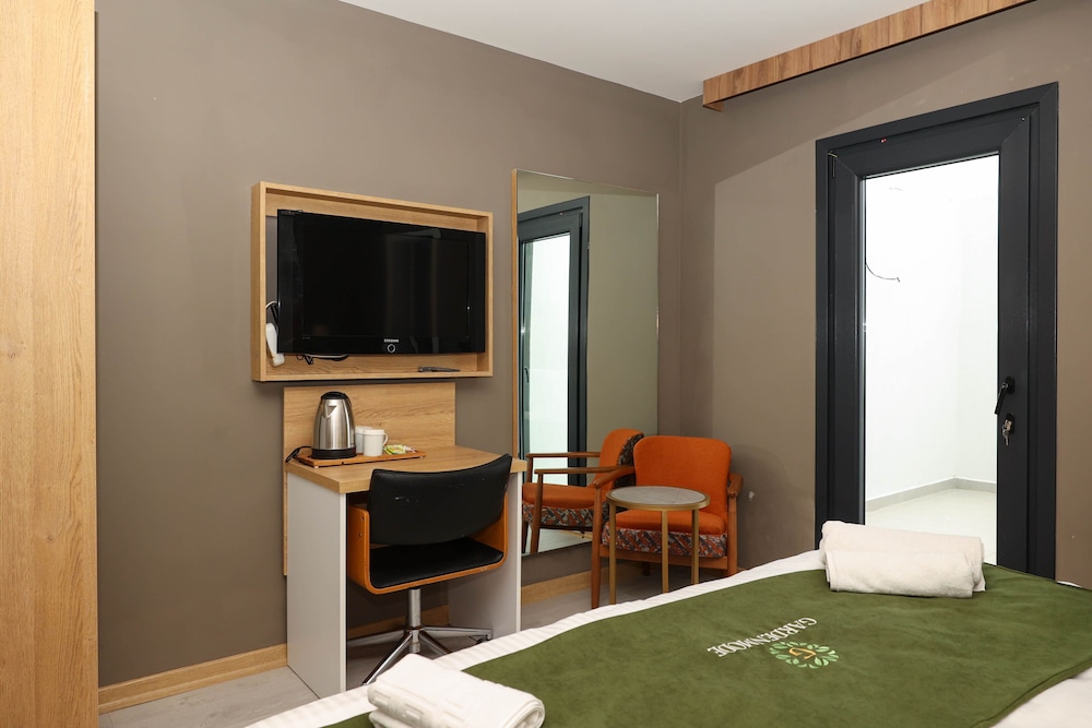 Garden Mode Airport Hotel 23