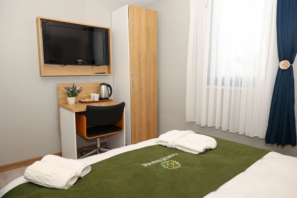 Garden Mode Airport Hotel 11