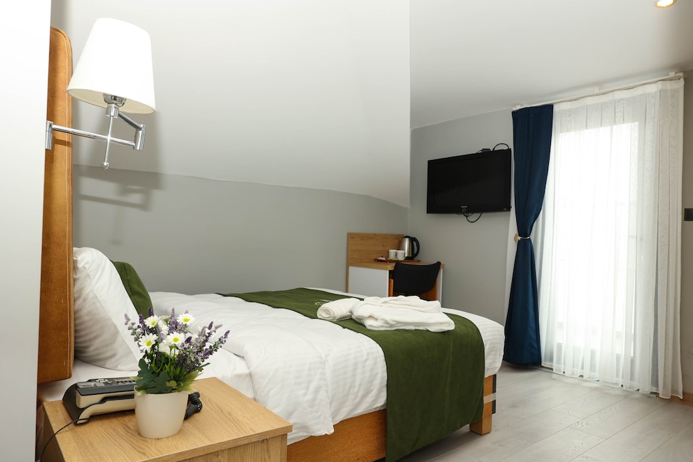 Garden Mode Airport Hotel 13