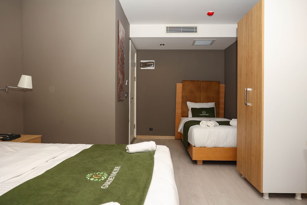 Garden Mode Airport Hotel 22