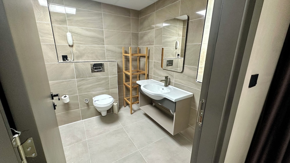 Esse Joven Hotel 21