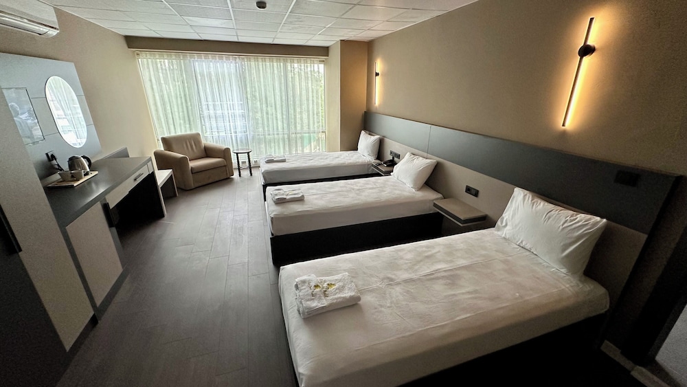 Esse Joven Hotel 9