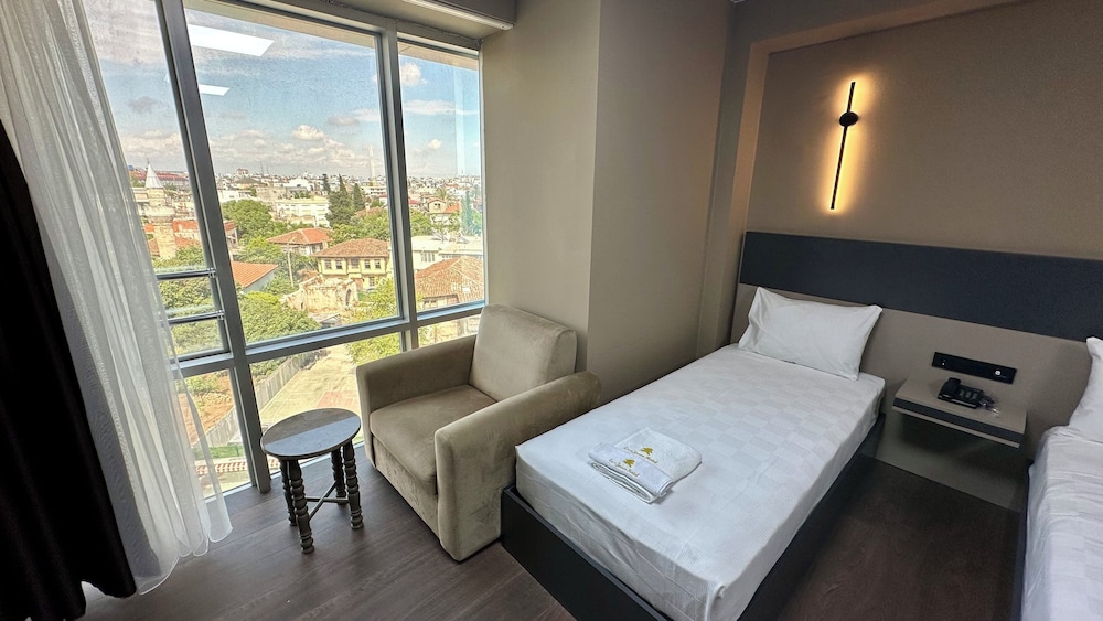 Esse Joven Hotel 18