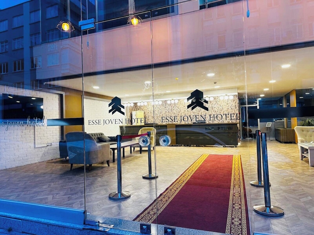 Esse Joven Hotel 3