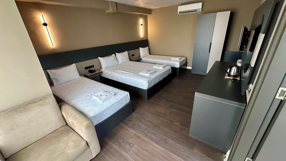 Esse Joven Hotel 11