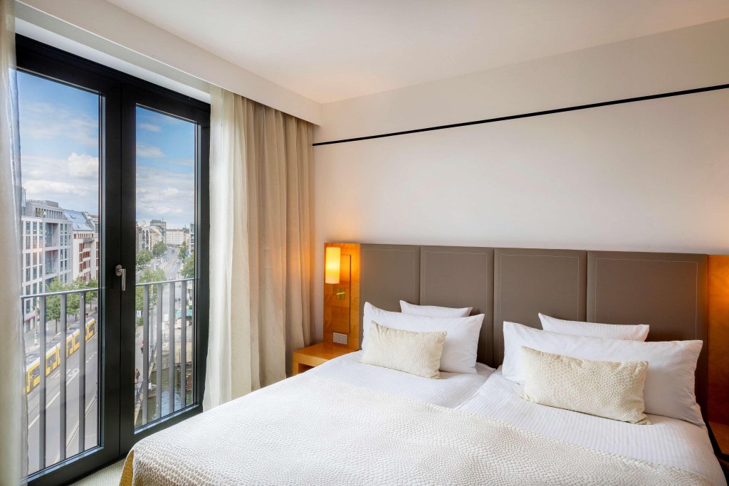 Meliá Berlin 5