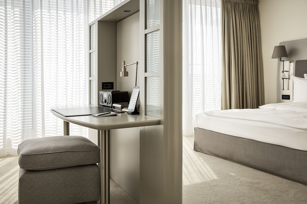 The Mandala Hotel 8