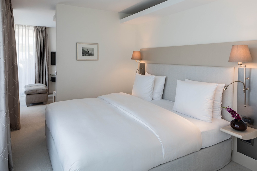 The Mandala Hotel 15