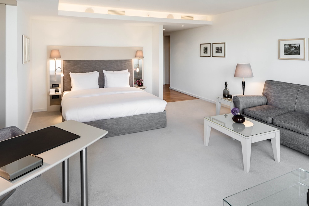 The Mandala Hotel 14