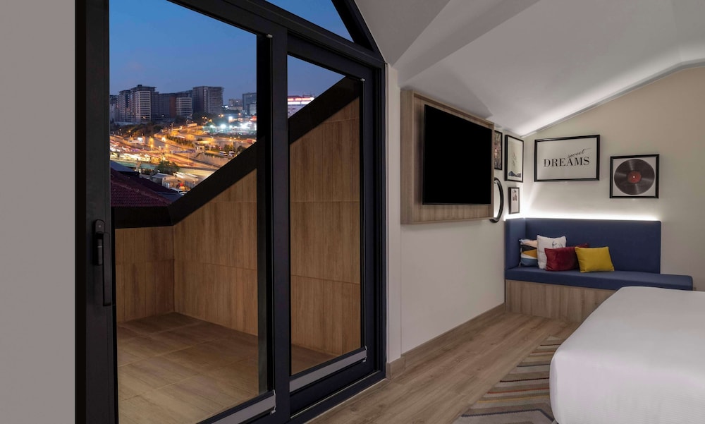 Hampton By Hilton Istanbul Merter 9