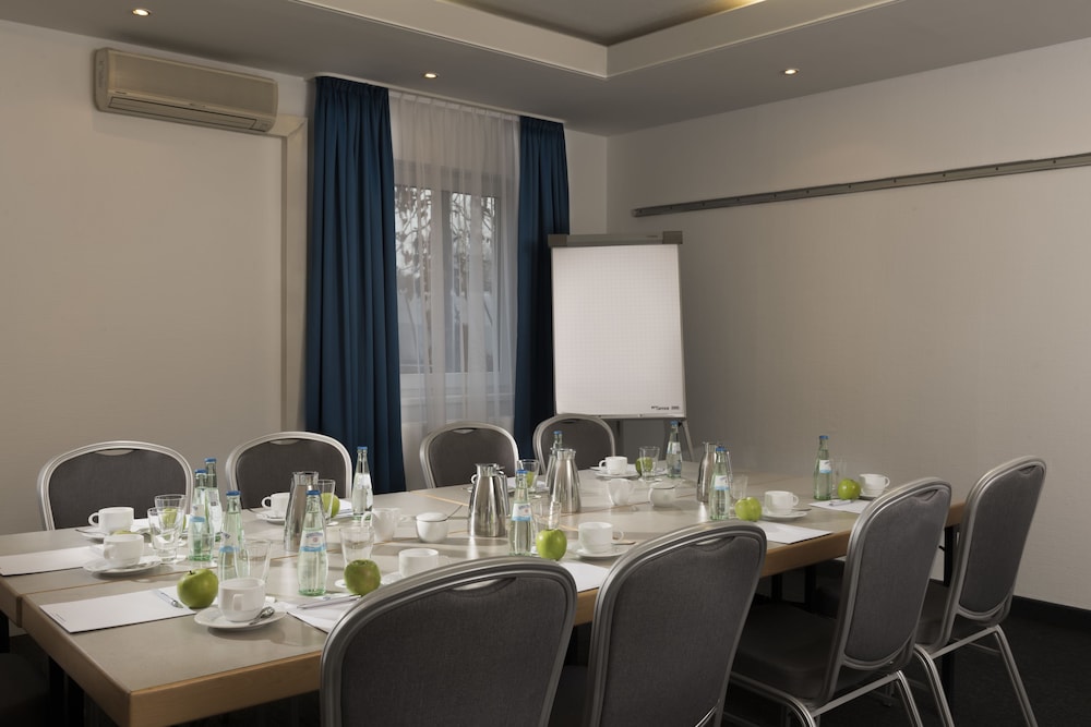 ibis Styles Cologne Airport Troisdorf 22