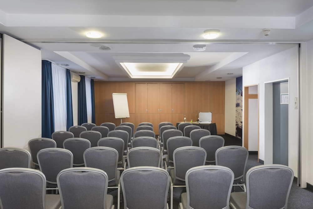 ibis Styles Cologne Airport Troisdorf 23
