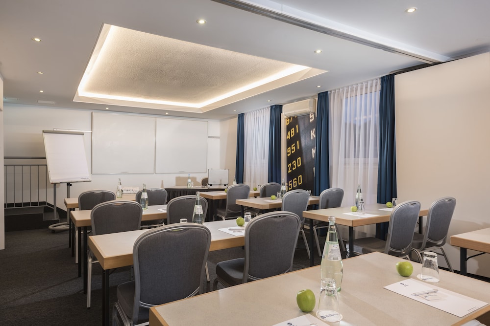 ibis Styles Cologne Airport Troisdorf 24