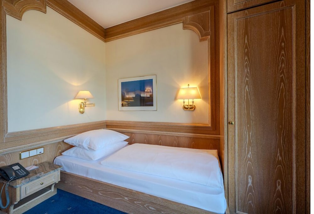 Ringhotel Seehof 24