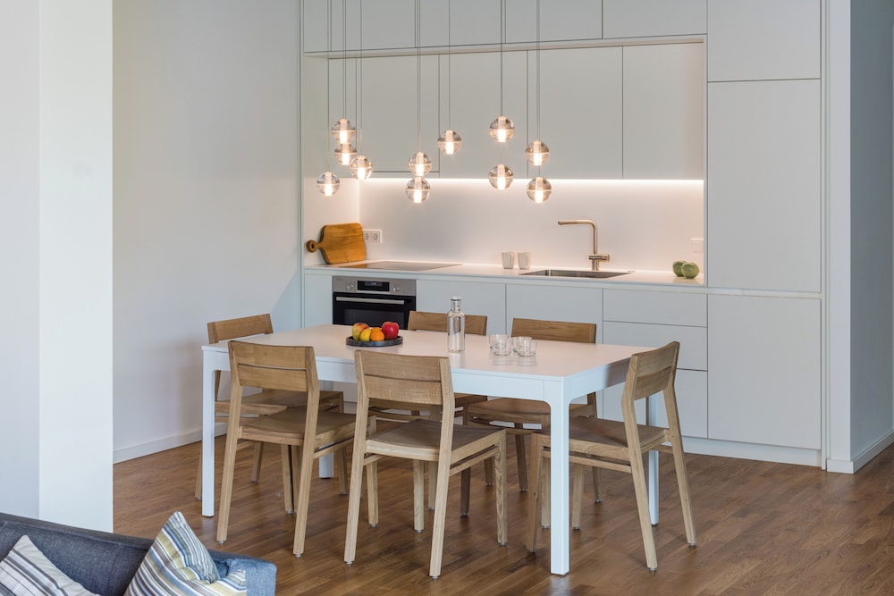 Carlotta Apartments 23