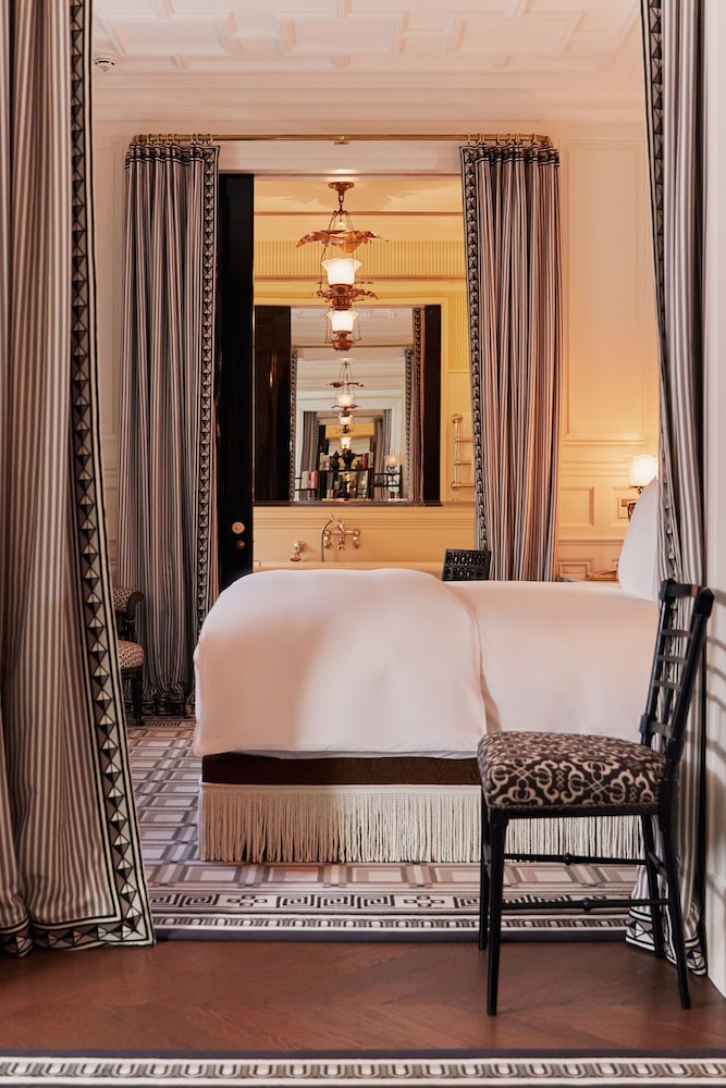 Hotel At Sloane 19