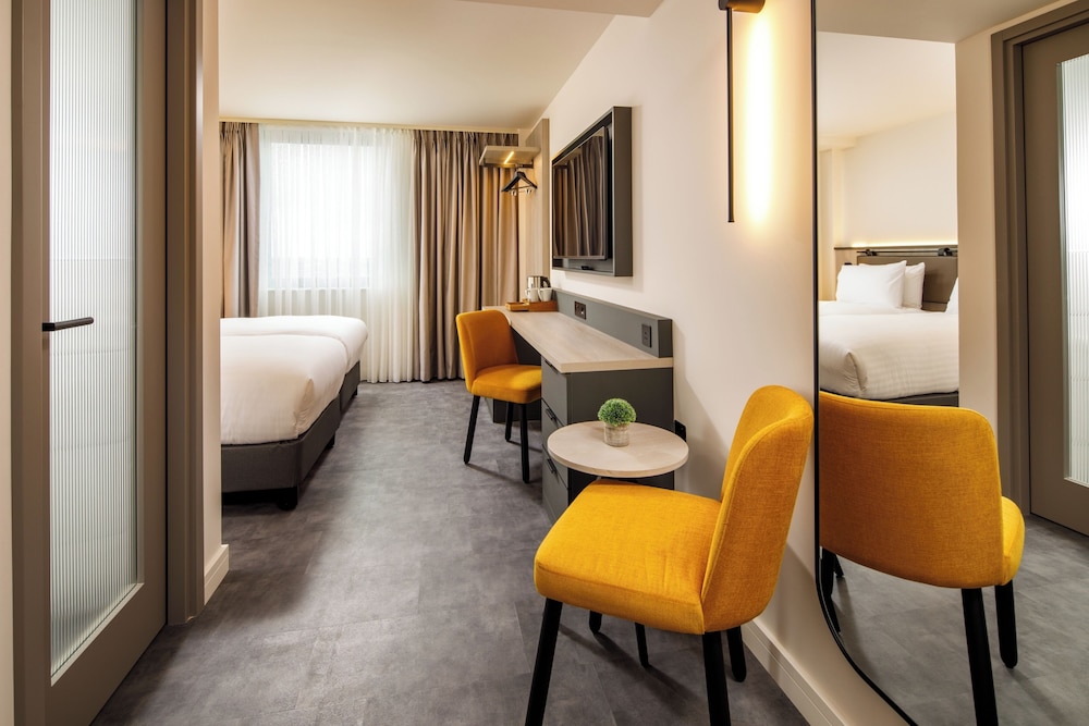 Southgate Hotel London 18