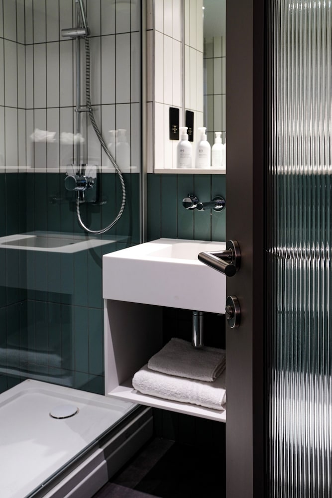 Southgate Hotel London 24